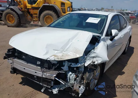 2025 Toyota Camry Le z USA, uszkodzony, nr VIN 4T1DAACK6SU064682